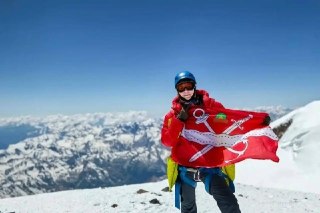 Ульяна Никушкина покорила Эльбрус на высоте 5600 метров
